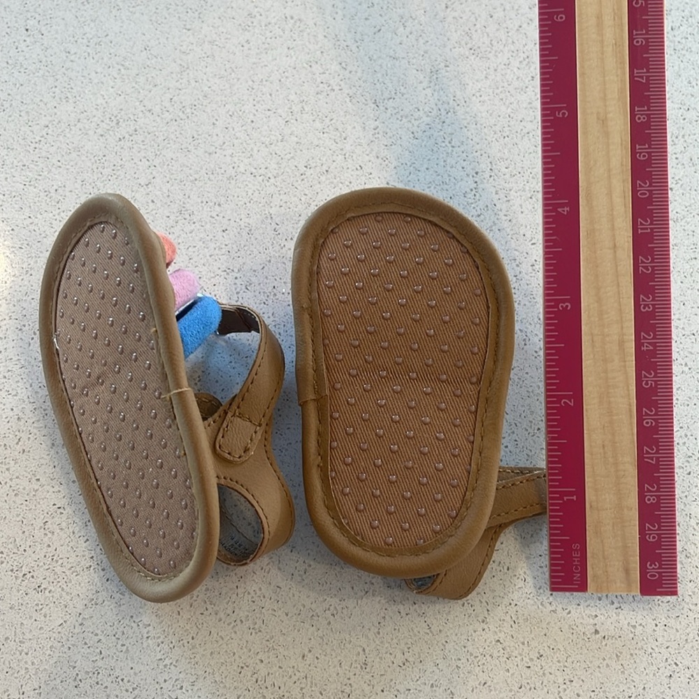 Bundle of 4 Pairs of Shoes (0-3 Months) - Picture 5 of 6